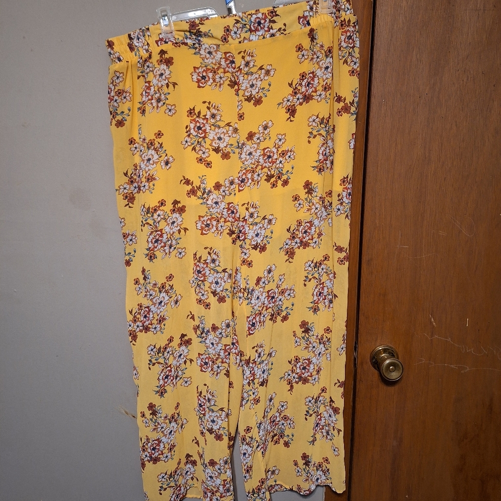 Torrid Floral Print Yellow Pants